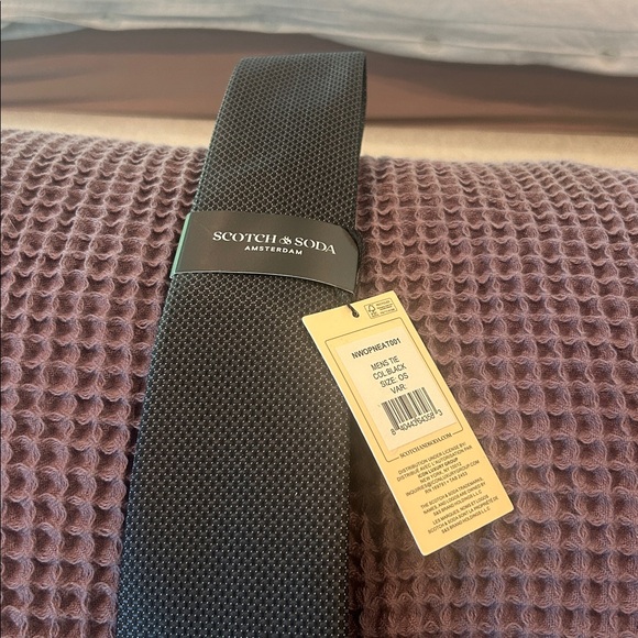 Scotch & Soda Textured Black Tie - Picture 2 of 5